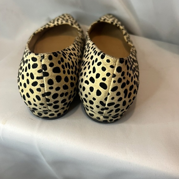 Vionic Black and Cream Animal Print Flats - Picture 6 of 8